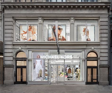 Michael Kors na Avenida Da Liberdade 108A na seguinte 